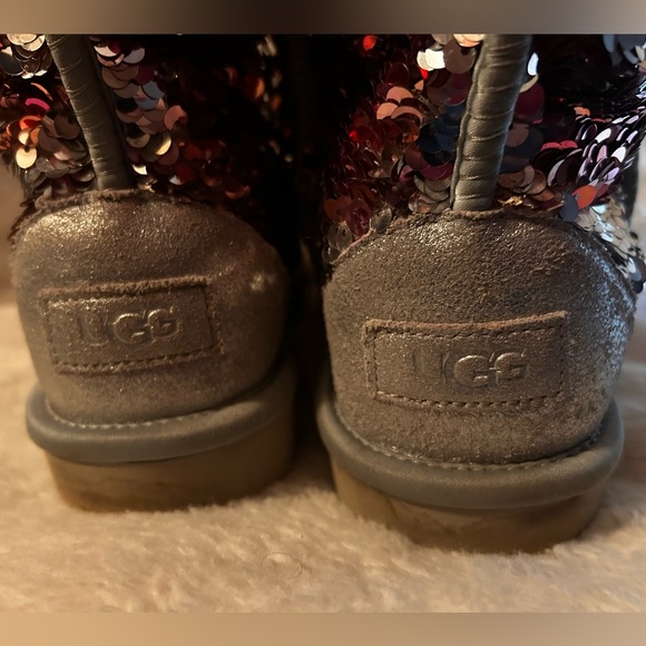 UGG Women Classic Short Sequin Sparkle Boots Silver Pink Reversible Size 8 - Picture 8 of 16
